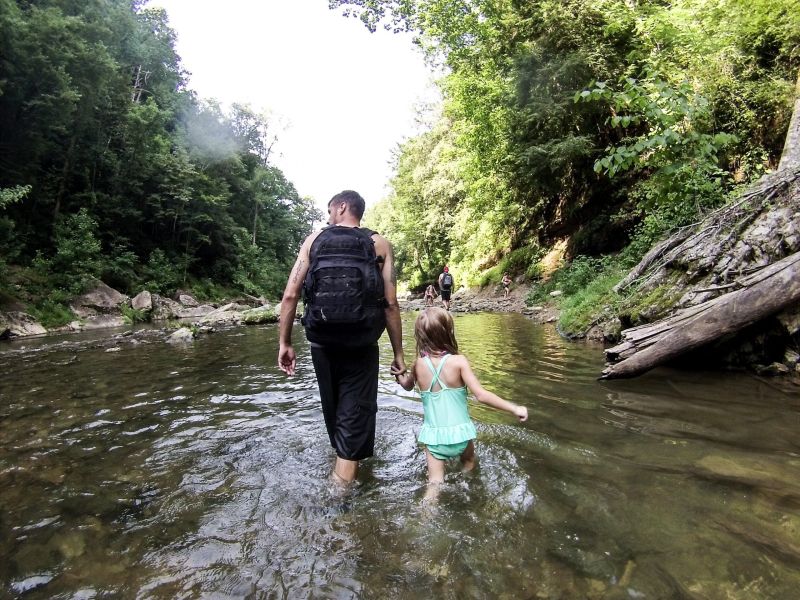 Hiking Cummins Falls