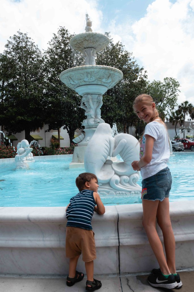 Kids playing by the water fountain at Plantation on Crystal River.