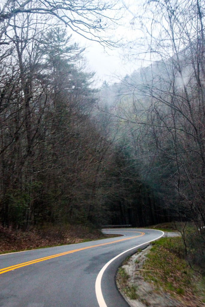 mountain winding roads in blairsville georgia