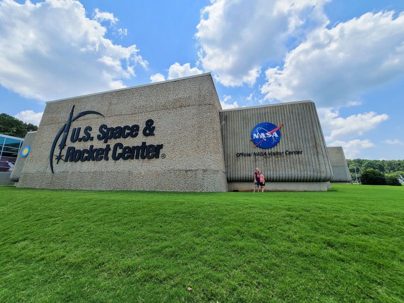 photo of the us space and rocket center building in huntsville alabama