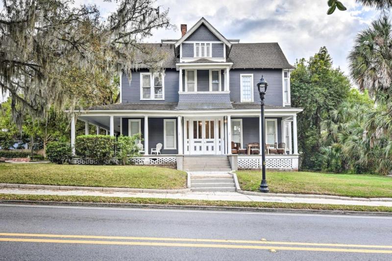 Victorian Manor in Ocala, Florida