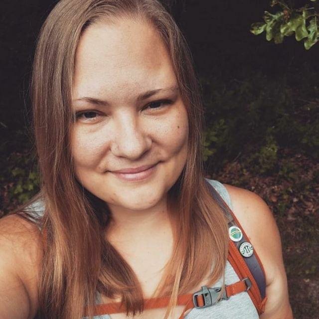 Photo of Kieara Lonning who is a hiker and outdoor enthusiast. Known for her art work, paintings, and drawings of the different landscapes and animals that she admires and have seen during her outdoor trips. 